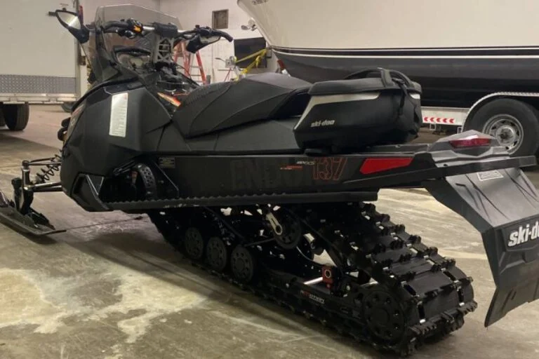 2017 Ski-Doo Renegade Enduro 900 ACE Snowmobile for Sale – Low Miles, Premium Trail Performance - Image 4